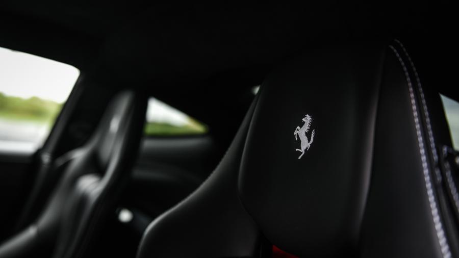 Детали интерьера Ferrari F12tdf by Edo Competition 2016 года  (фото 16 из 37)